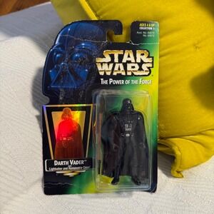New Vintage STAR WARS DARTH VADER W/Lightsaber & Removable Cape POTF 97 Kenner